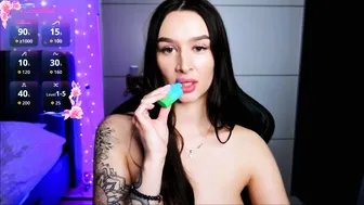 veronica_larsson lovense on live cam