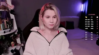 imnotmia young on live cam