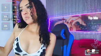 dolly_boob smalltits nude cam