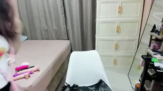 expnsivecandy06 posing on webcam 02-11-2026