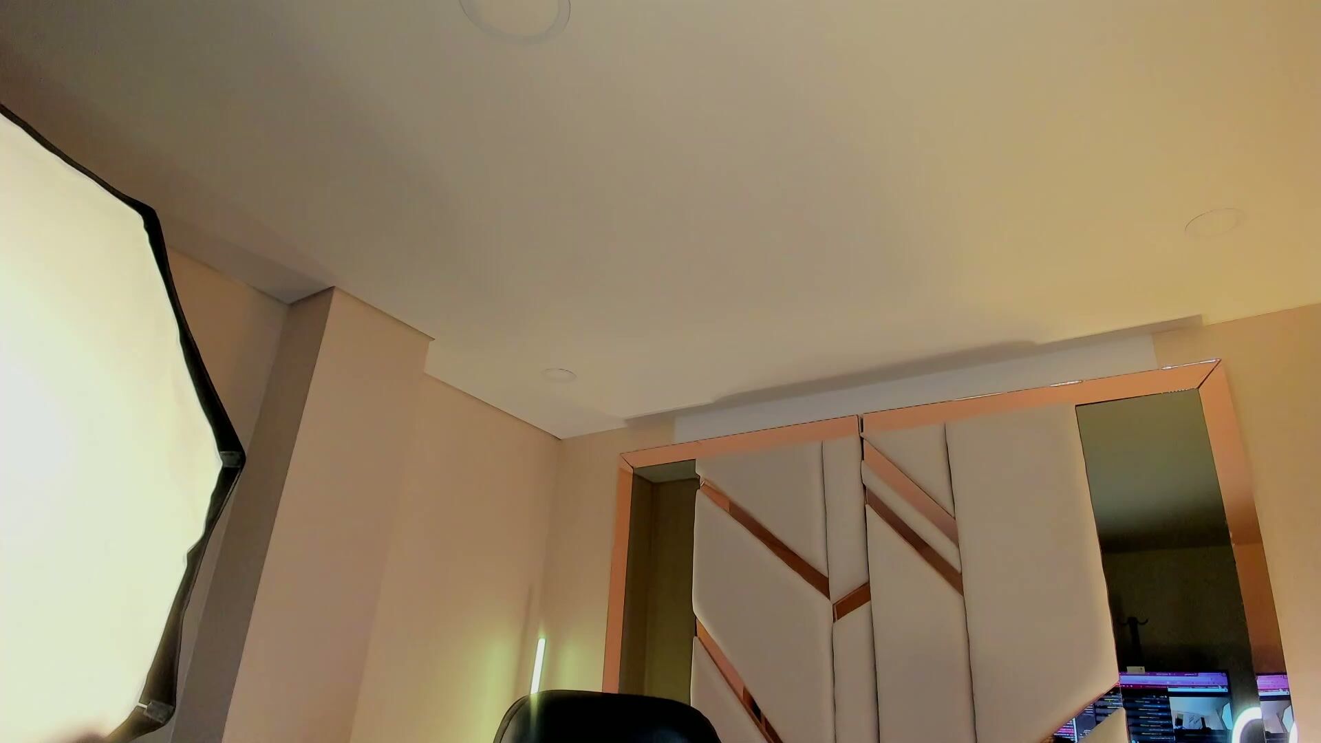 Kiwi_lov23 webcam video 02/11/2026