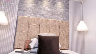 Leilapons xxx porn cam posing on webcam