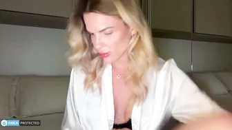 Iiivy_ blonde 02-12-2026