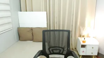 shanaiamiraclets posing on webcam 02-12-2026