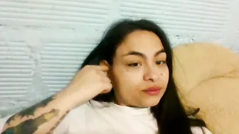 aladin0223 posing on webcam 12 February 2026