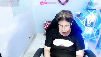 Selene_mom porn chat 02-12-2026