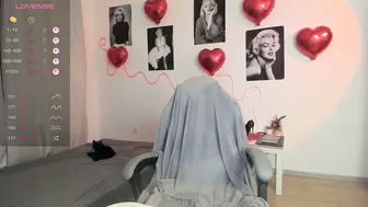 Elly_blondy 02-12-2026