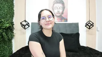 Milaa_bloom 13-Feb-2026 posing on webcam