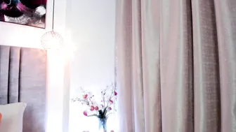 laragoldd nude on cam (02-13-2026)