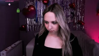 Gloria_queen1 13-Feb-26 shy