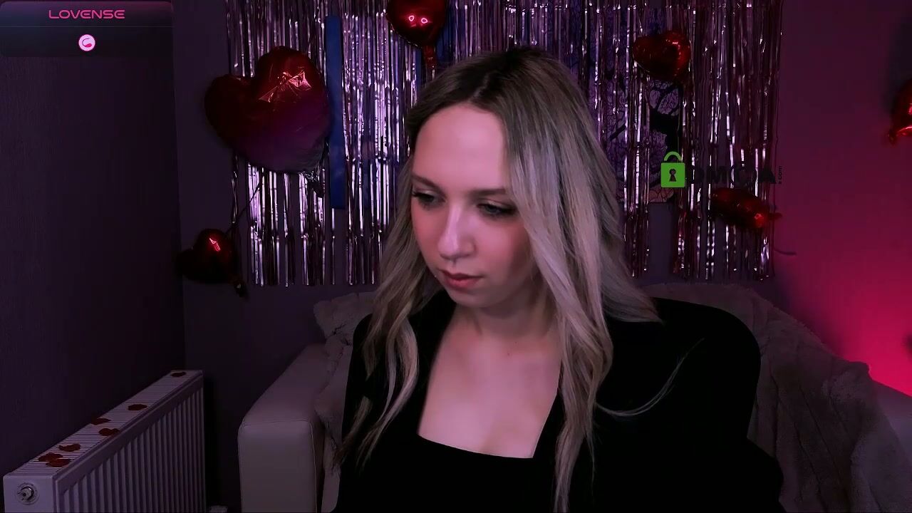 Gloria_queen1 13-Feb-26 shy