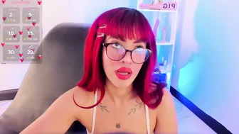 Taylor__watson cam girl chat posing on cam