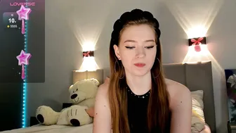 princess_nier on cam 06/24/2025