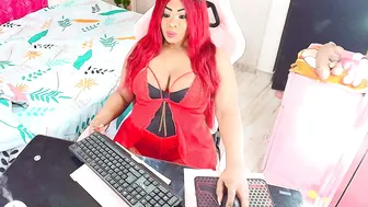 kimberly_bellu brunette webcam chat