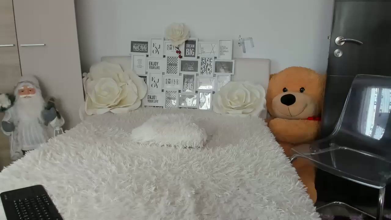 Eroticsensualkitty4u 02-14-2026