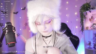 vronnier sex cam posing on webcam