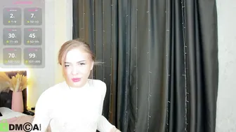 Betty_brianna valentinesday posing on cam