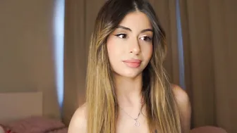 holayoula recorded nude video 705858