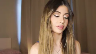 holayoula recorded nude video 705858