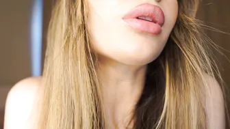 holayoula recorded nude video 705858