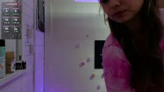 misss_viki recorded nude video 706541