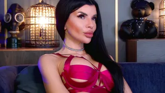 Mistresselenia amateur live cam video 16 February 2026