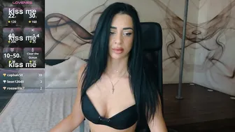 naomiscarlett (06-24-2025)