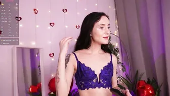 lovely_lo webcam show 02/16/2026