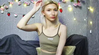 leyasaolee blonde naked