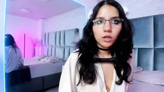 Hollypeach_ porn video (02-17-2026)