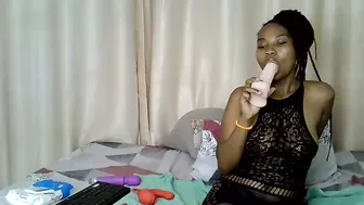 apple_queen24 recorded nude video 710854