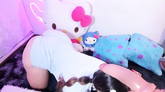 Cassiebigass_ posing on cam 02/17/2026