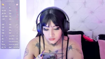 Goth_tasha squirt chat sex