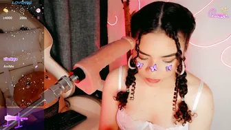 _queen_deepthroat_ posing on webcam chat porn video