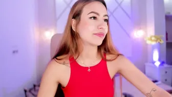 isabella__shine posing on cam (02/17/2026)