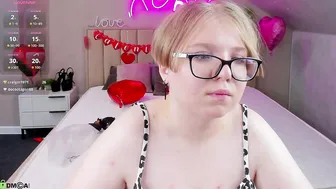 Lauraaa_smith chat cam sex 02-17-2026