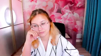 Angelinalow cam porn video 02/17/2026