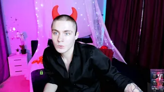 Thomas_crow camvideo - 18-Feb-26
