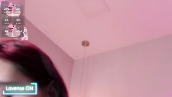 Violeth_hill cam show 02/18/2026