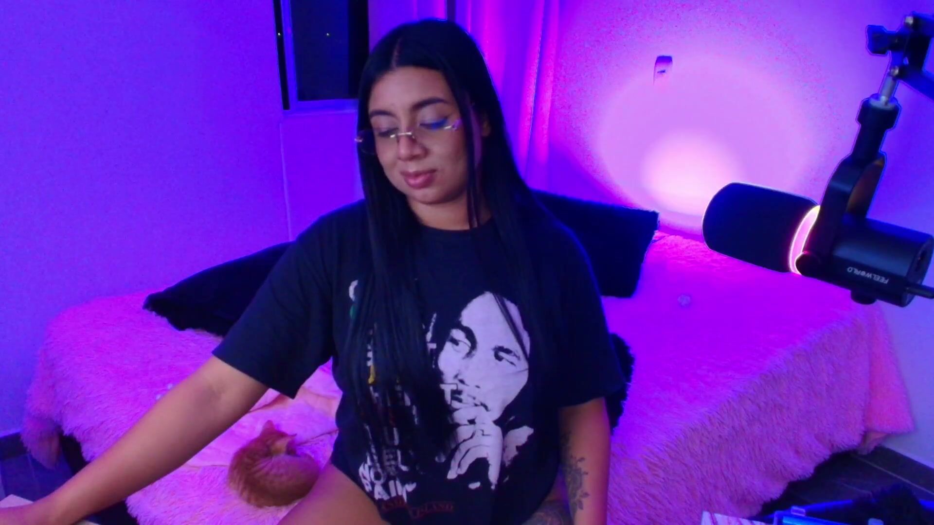 Geminis11 horny amateur video chat sex