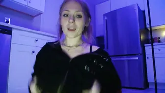 Sneakyalicek (02-18-2026) blonde