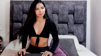 Aria_rouge feet 18 February 2026