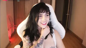 annie_snow_ 19-Feb-26