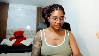 Zahra_rose nude chat (02/19/2026)