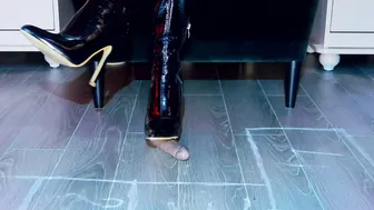 Feetvibe posing on webcam cam video