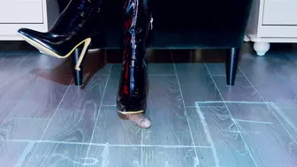 Feetvibe posing on webcam cam video