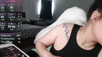 sexypenguin13 bigboobs naked on cam