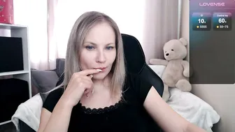 Sunny_bunny6 nonude on webcam