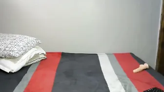 coco_luna video cam (02/19/2026)