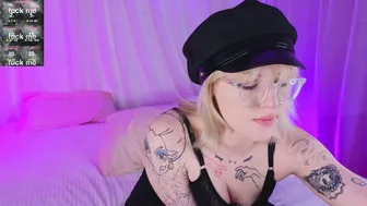 Me1roze webcam show 19-Feb-26